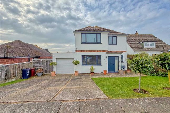 4 bed property, in The Close, £575,000