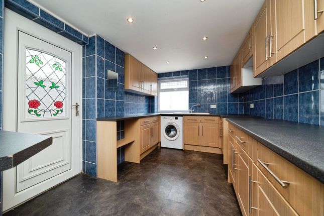 3 bed property, in Queensgate Street, £85,000