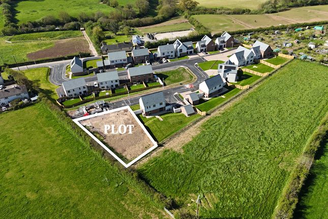 Studio, in Building Plot, £175,000