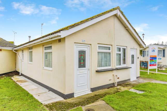 2 bed property, in Welcome Family Holiday Park, £35,000