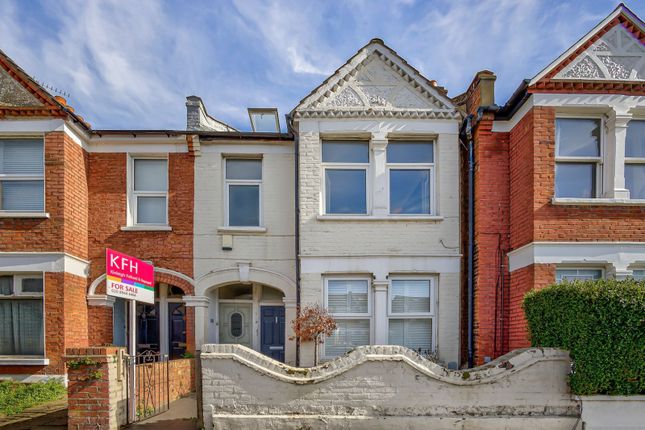 3 bed property, in Merton Road, £600,000