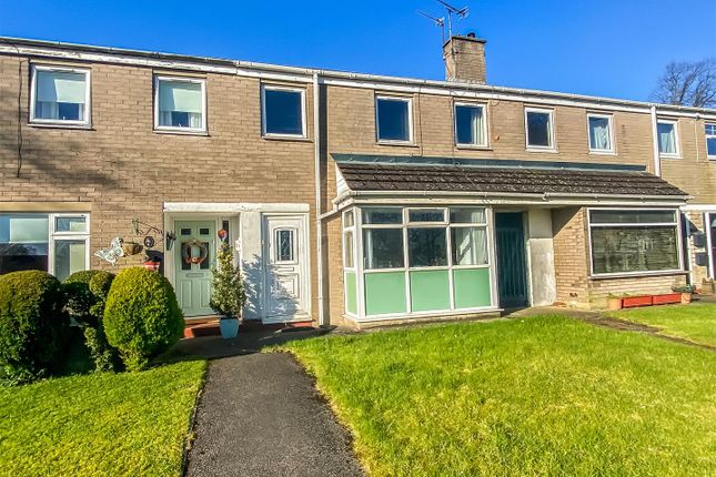 3 bed property, in St Andrews Close, £110,000