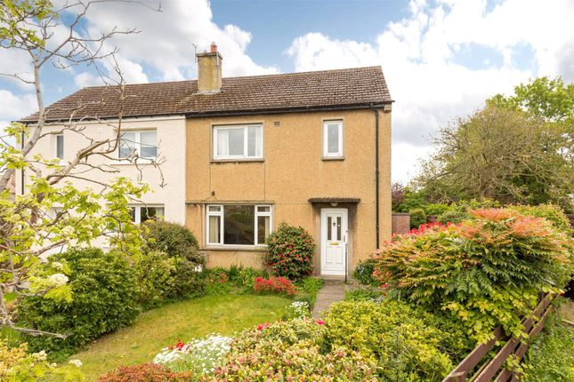 3 bed property, in Edmonstone Drive, £200,000