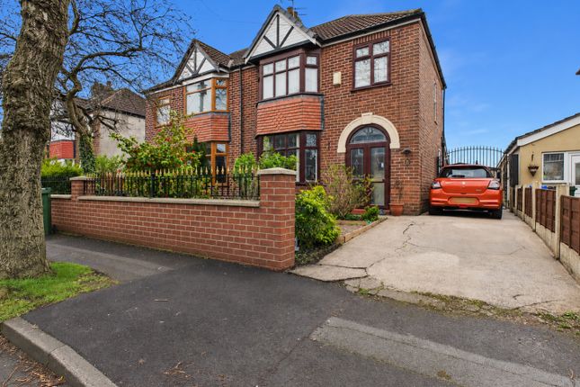 3 bed property, in Shaw Hall Avenue, £300,000