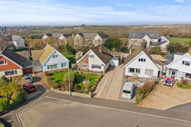 2 bed property, in Highpool Close, £450,000