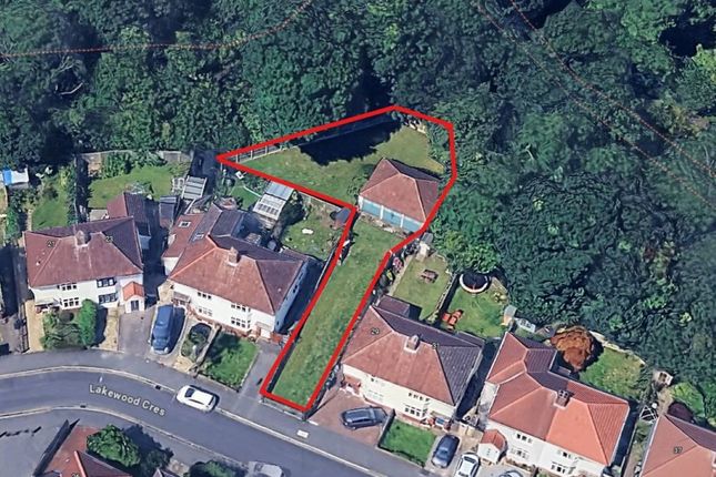 Land, in Lakewood Crescent, £195,000