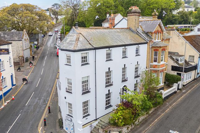3 bed property, in Silver Street, £750,000