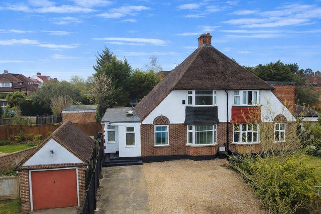 3 bed property, in Moorcroft Way, £825,000
