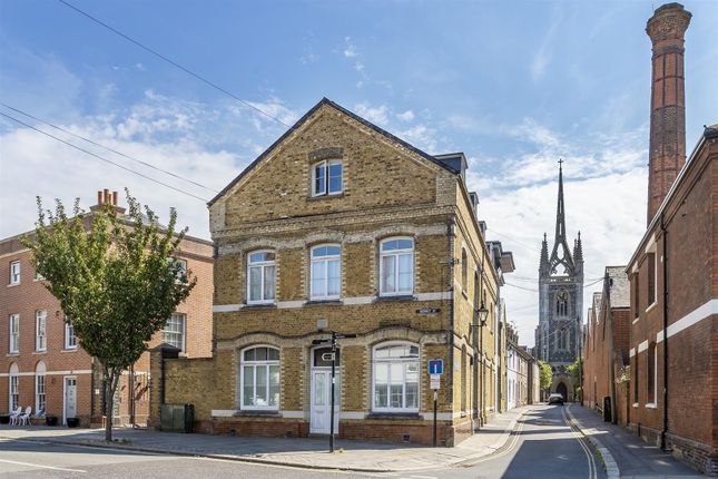 2 bed property, in Church Street, £250,000