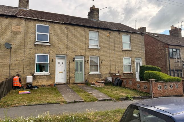 2 bed property, in Chapel Street, £105,000