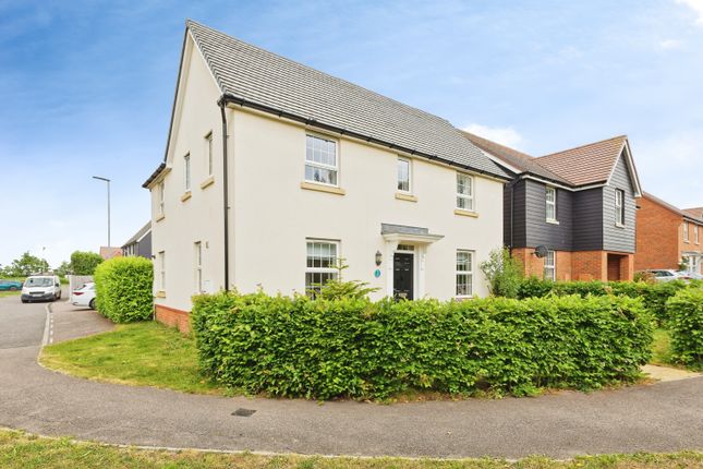 3 bed property, in Spartan Close, £400,000
