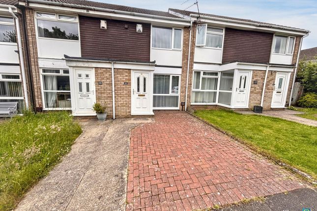 2 bed property, in Huntingdon Close, £150,000
