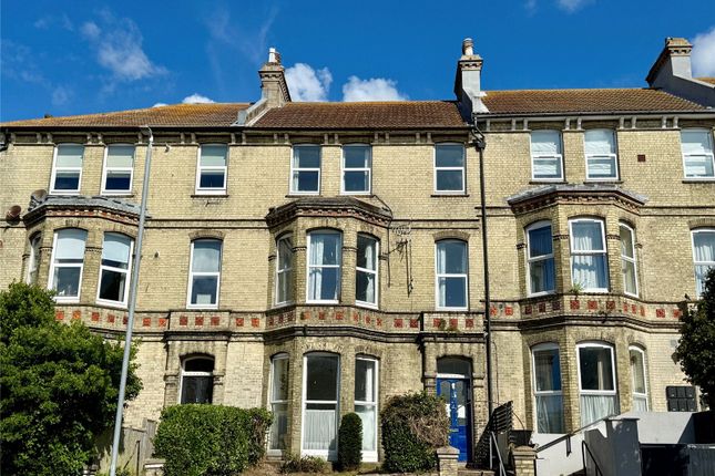 5 bed property, in Enys Road, £400,000