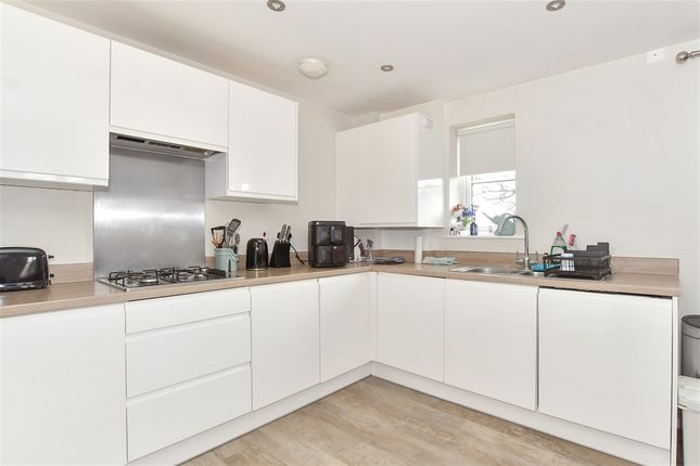 2 bed property, in Westvale Road, £270,000
