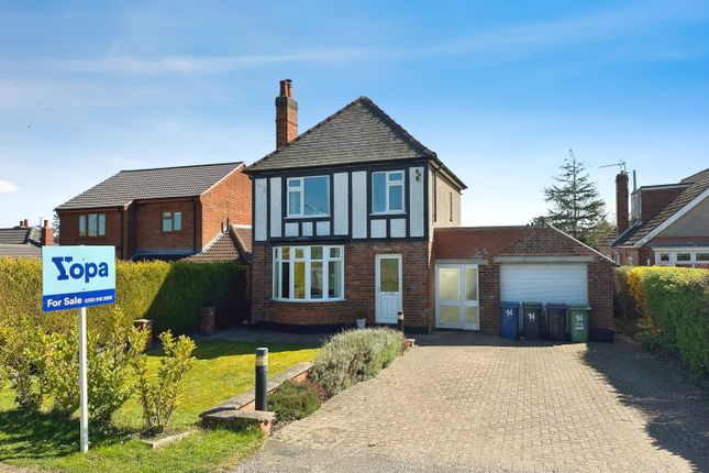 3 bed property, in Wragby Road East, £210,000
