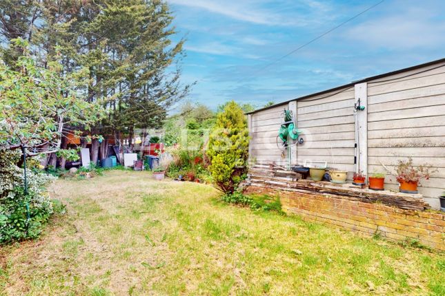 3 bed property, in Runnymede Gardens, £550,000