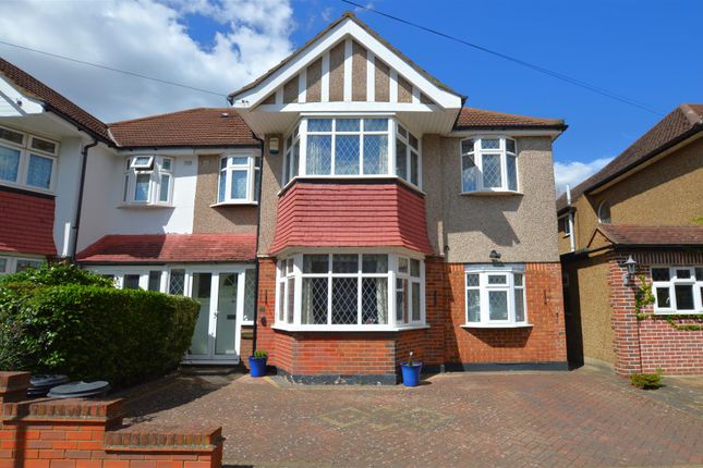 5 bed property, in Montrose Avenue, £950,000