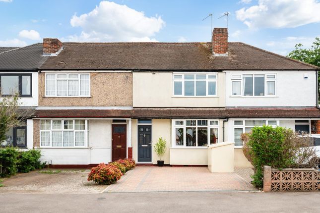 2 bed property, in Station Avenue, £500,000