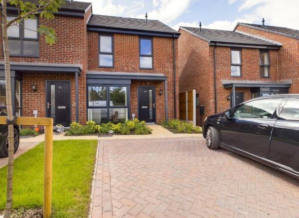 2 bed property, in Robertson Drive, £189,950
