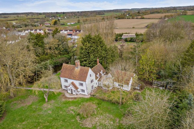 4 bed property, in Wethersfield Road, £900,000