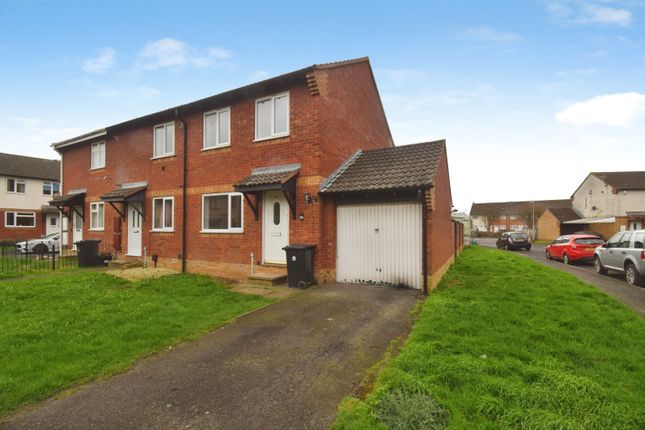 3 bed property, in Sully Close, £175,000