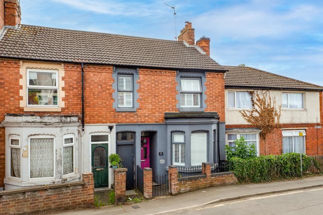 4 bed property, in Bath Road, £250,000