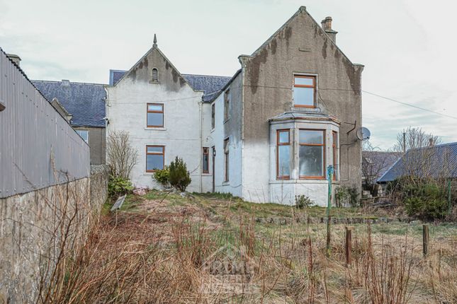 4 bed property, in 48 South Street, £75,000