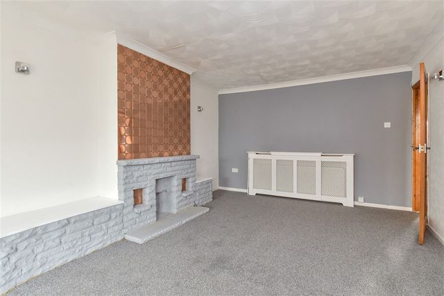 3 bed property, in Seaview Road, £400,000