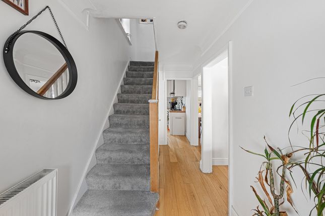 3 bed property, in Ingleboro Drive, £525,000