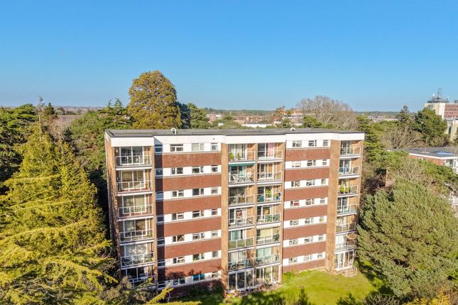 2 bed property, in Woodlands, £190,000