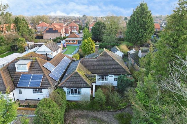 2 bed property, in Stallingborough Road, £300,000