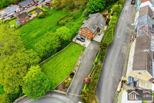 3 bed property, in Hill View Drive, £485,000