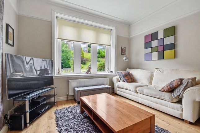 3 bed property, in Lyle Road, £165,000
