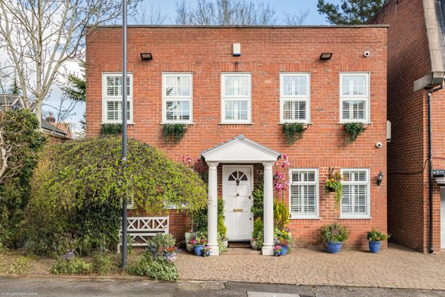 4 bed property, in The Coppins, £900,000