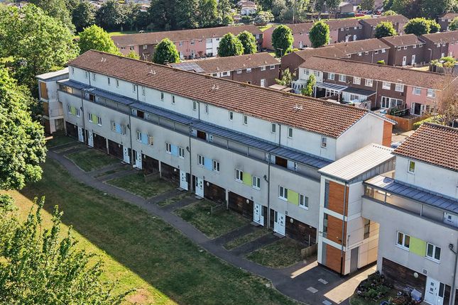 3 bed property, in Fishers Close, £290,000