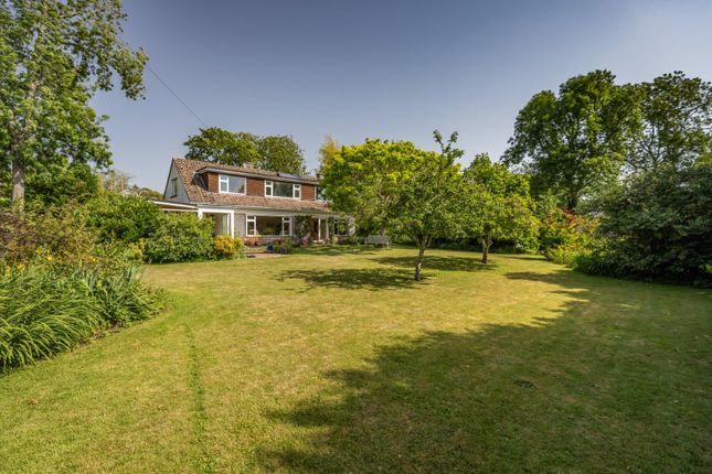 3 bed property, in Redcotts, £850,000