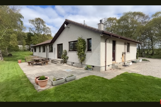 5 bed property, in Raddery Birches, £725,000