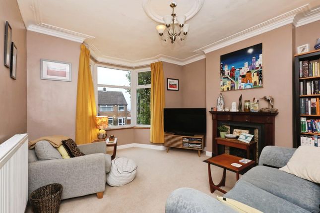 3 bed property, in Mount View Road, £240,000