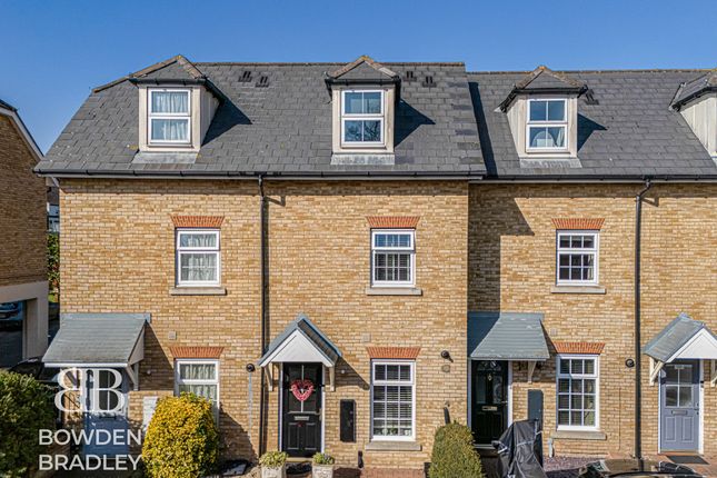 4 bed property, in Regent Mews, £600,000