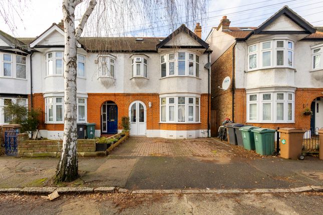 4 bed property, in Wadham Avenue, £600,000