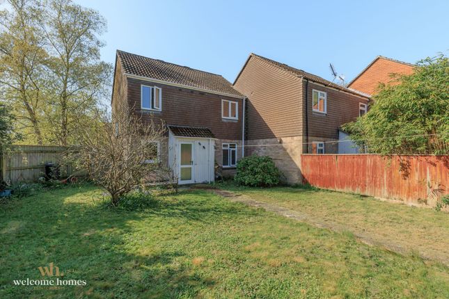 3 bed property, in Swansbury Drive, £350,000