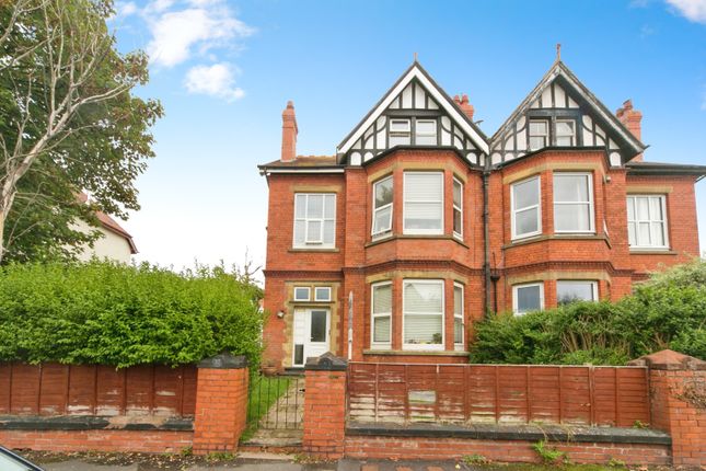 1 bed property, in Harcourt Road, £119,500