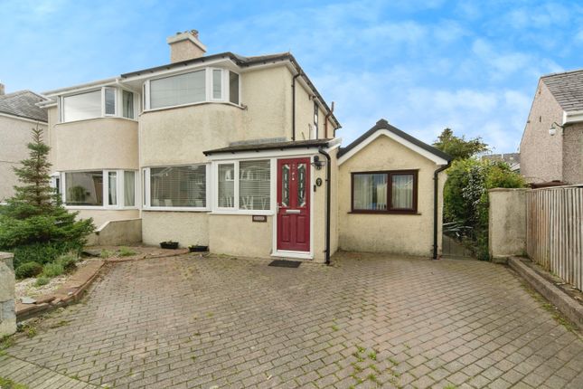 3 bed property, in Pen Y Ffridd Road, £250,000