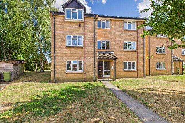 2 bed property, in St Peters Close, £110,000