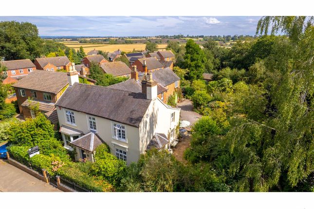 6 bed property, in Main Road, £950,000