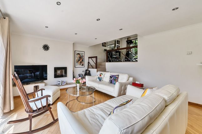4 bed property, in Shefton Rise, £1,100,000