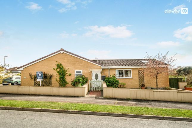 3 bed property, in Leigh Court, £400,000