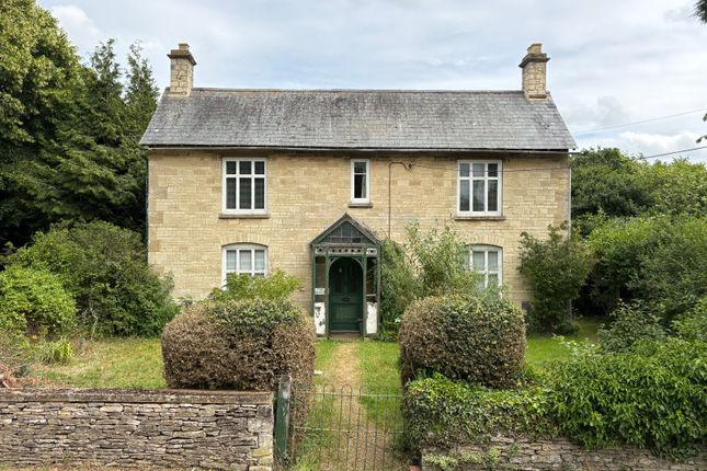 3 bed property, in Kencot, £450,000