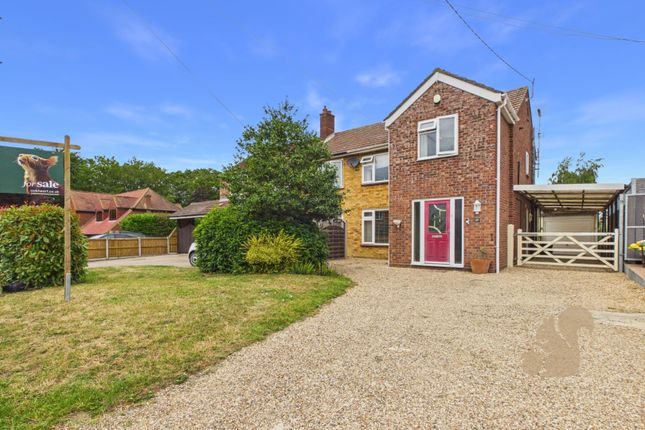 3 bed property, in Firs Chase, £425,000