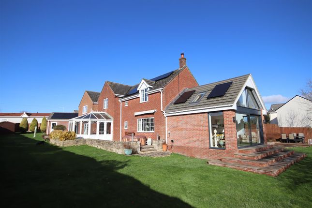 4 bed property, in The Banks, £800,000